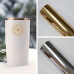 recorte de imagem onde mostra um exemplo do uso da fita hot stamping para plástico e um rolo prateado