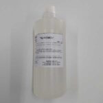 Frasco do produto químico TQ REMOV, utilizado na remoção de resíduos em processos gráficos como foil e hot stamping. Embalagem translúcida com rótulo informativo impresso, contendo orientações de uso e dados técnicos do fabricante Tegape Química